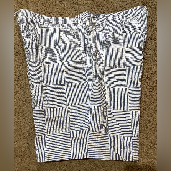 LL Bean Favorite Fit Blue Seersucker Patchwork 10” Inseam Shorts Women’s Size 18 - Picture 9 of 12